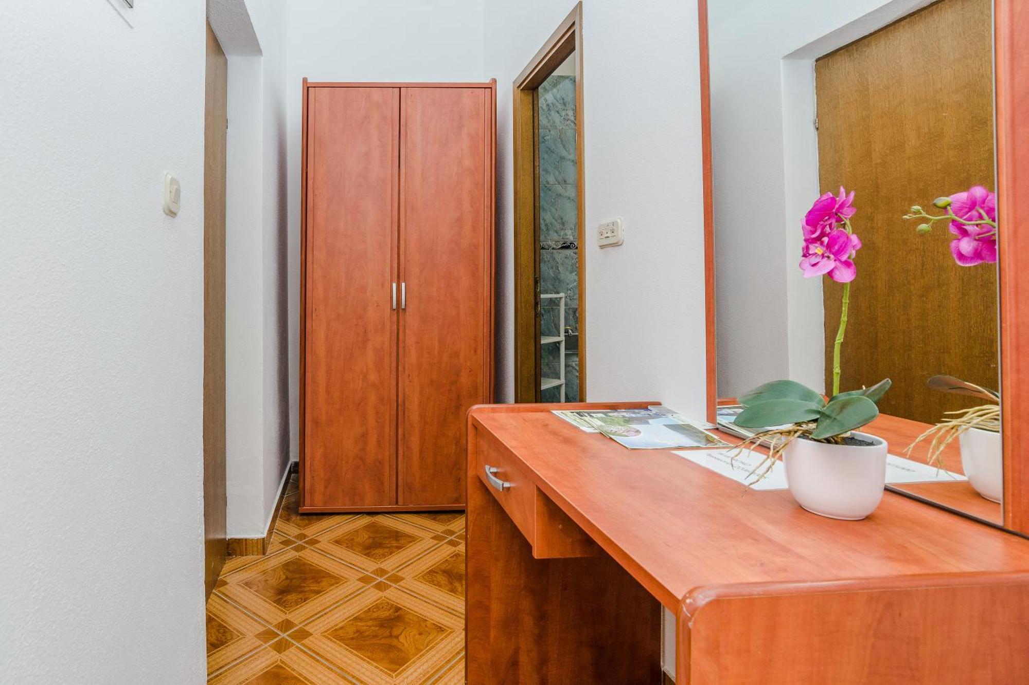 Apartmani Tomeri Starigrad Paklenica Exterior photo