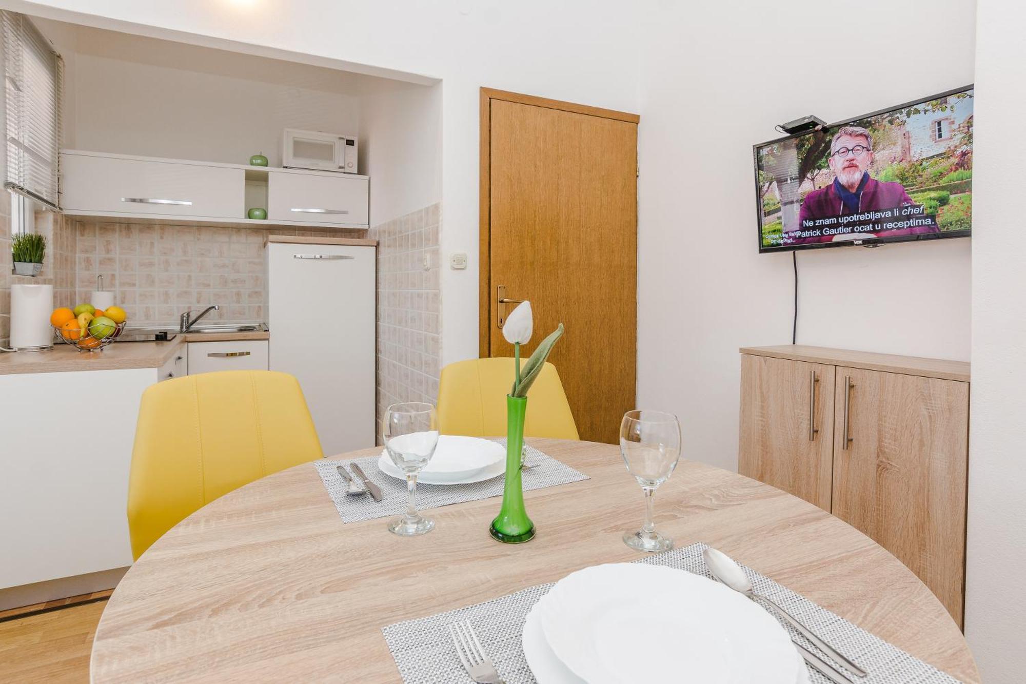 Apartmani Tomeri Starigrad Paklenica Exterior photo